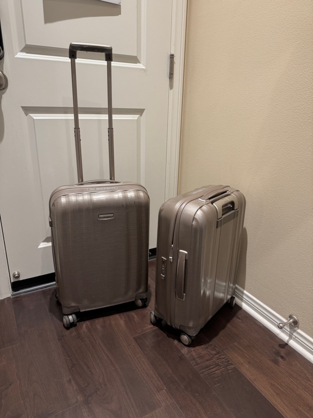 Samsonite Lite-Cube Hand Cabin Carry-on Luggage, Ivory Champagne Gold, Spinner S
